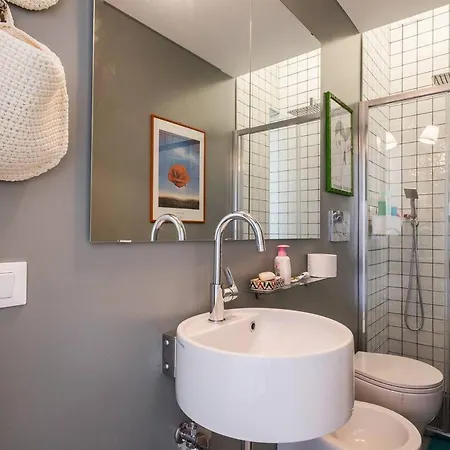 Casa Ziza & Merlino - Double With Private Bathroom In Shared Bologna