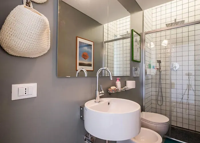 Casa Ziza - camera con bagno privato in appartamento condiviso Bologna