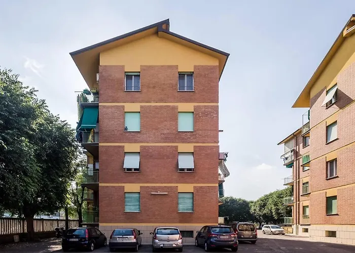 Casa Ziza - camera con bagno privato in appartamento condiviso Bed & Breakfast Bologna