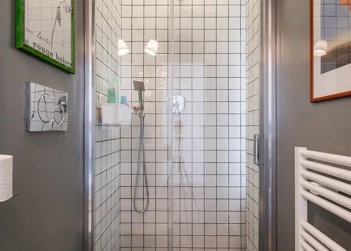 לינה וארוחת בוקר Casa Ziza - Con Bagno Privato - Stazione Fs 3*